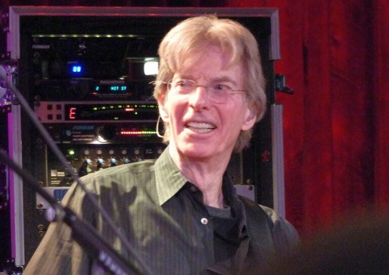 The Isolated Bass Grooves of The Grateful Dead's Phil Lesh (RIP)