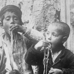 When Neapolitans Used to Eat Pasta with Their Bare Hands: Watch Footage from 1903