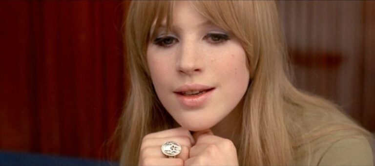 Jean-Luc Godard Shoots Marianne Faithfull (RIP) Singing "As Tears Go By" in 1966